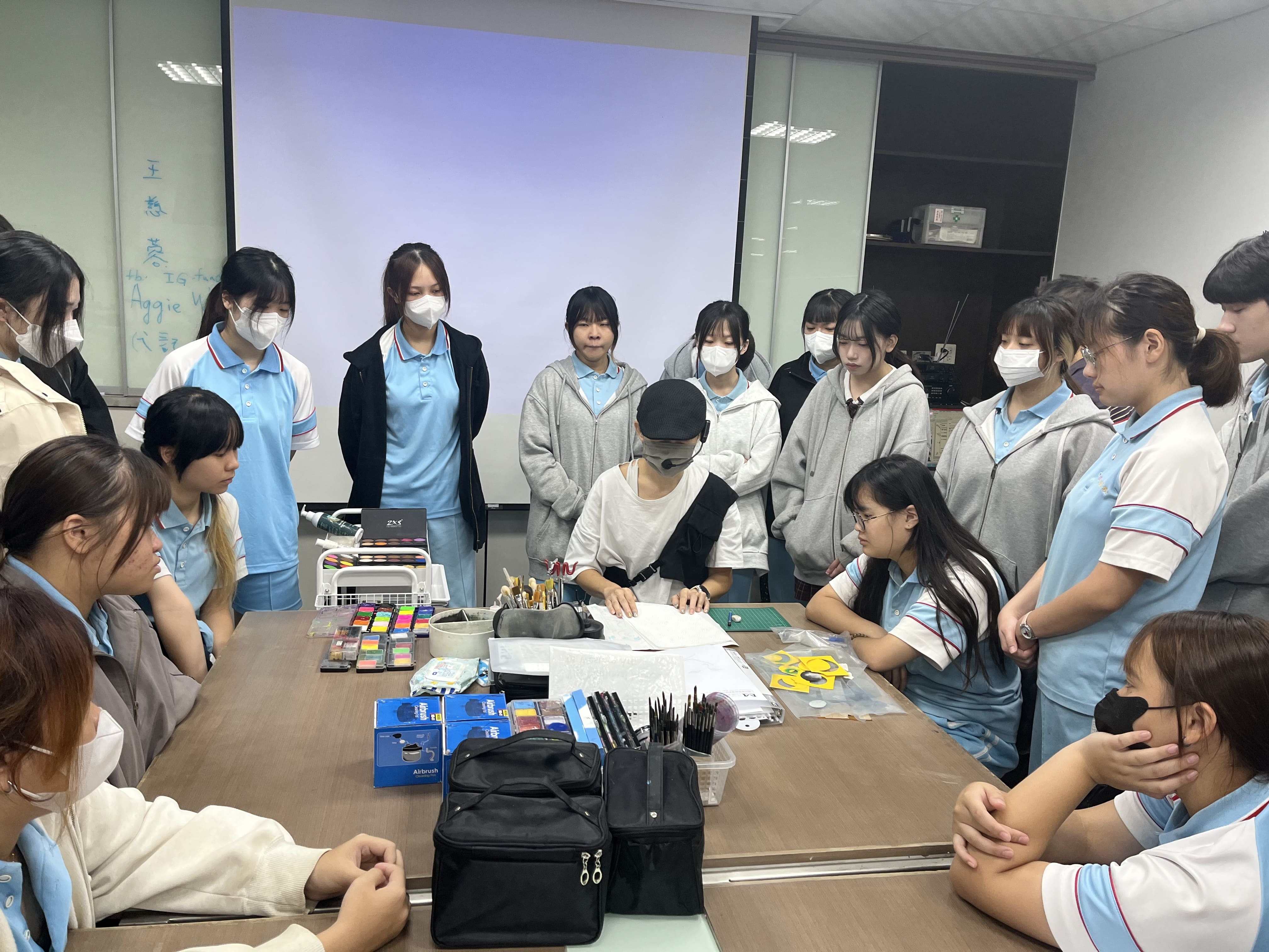 113-1 業師協同教學-噴槍與版型創作