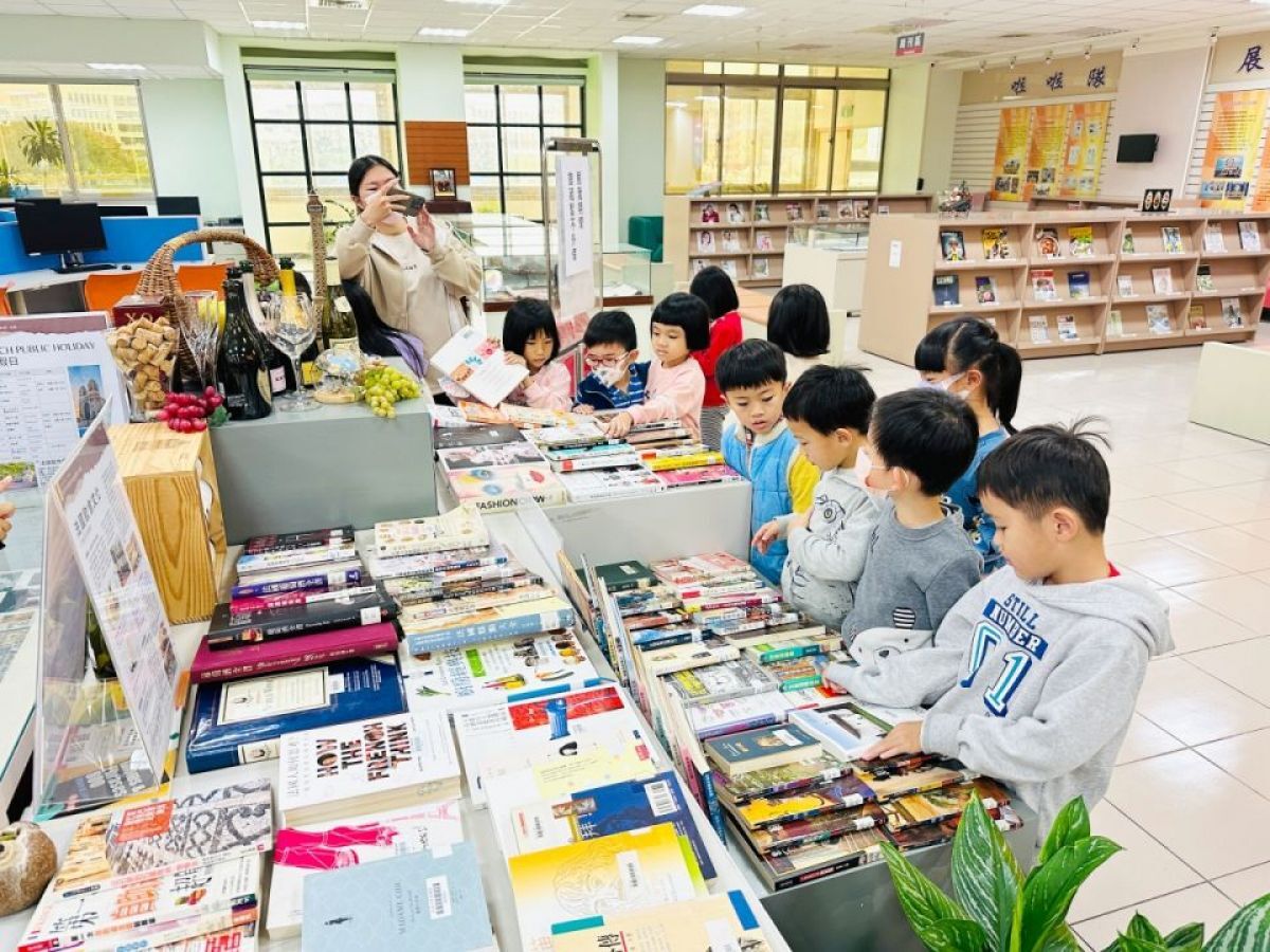 112-1幼兒園參觀圖書館