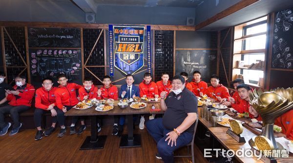 光復HBL奪冠！林智堅頒140萬+牛排 球員爆料最常被告白的是他_ETtoday