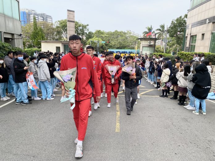 20240318_復高中籃球隊凱旋師生道賀_中