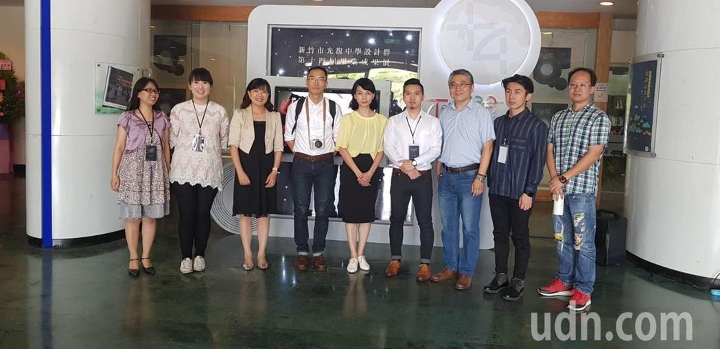 20180517_光復中學設計群畢業展 閩客美食工具書垂涎三尺_聯合新聞