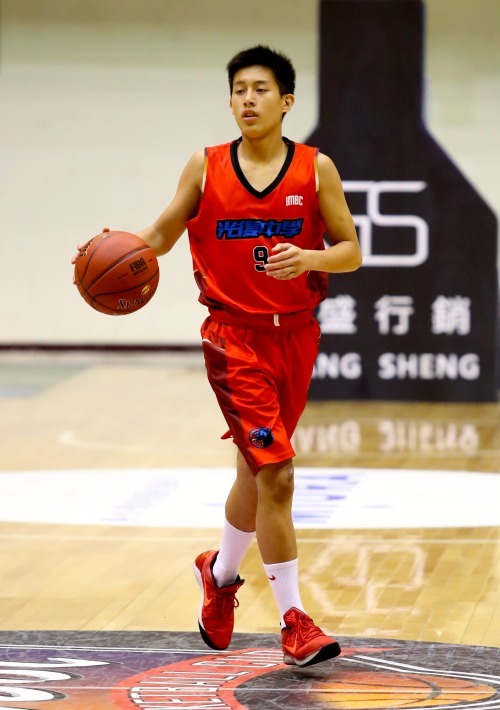 HBL官方網站- Yahoo奇摩運動 — 無縫接軌的後場指揮權。莊朝勝