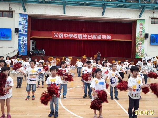 20181109-新竹光復中學65週年校慶 各科學生表演祝賀-自由時報